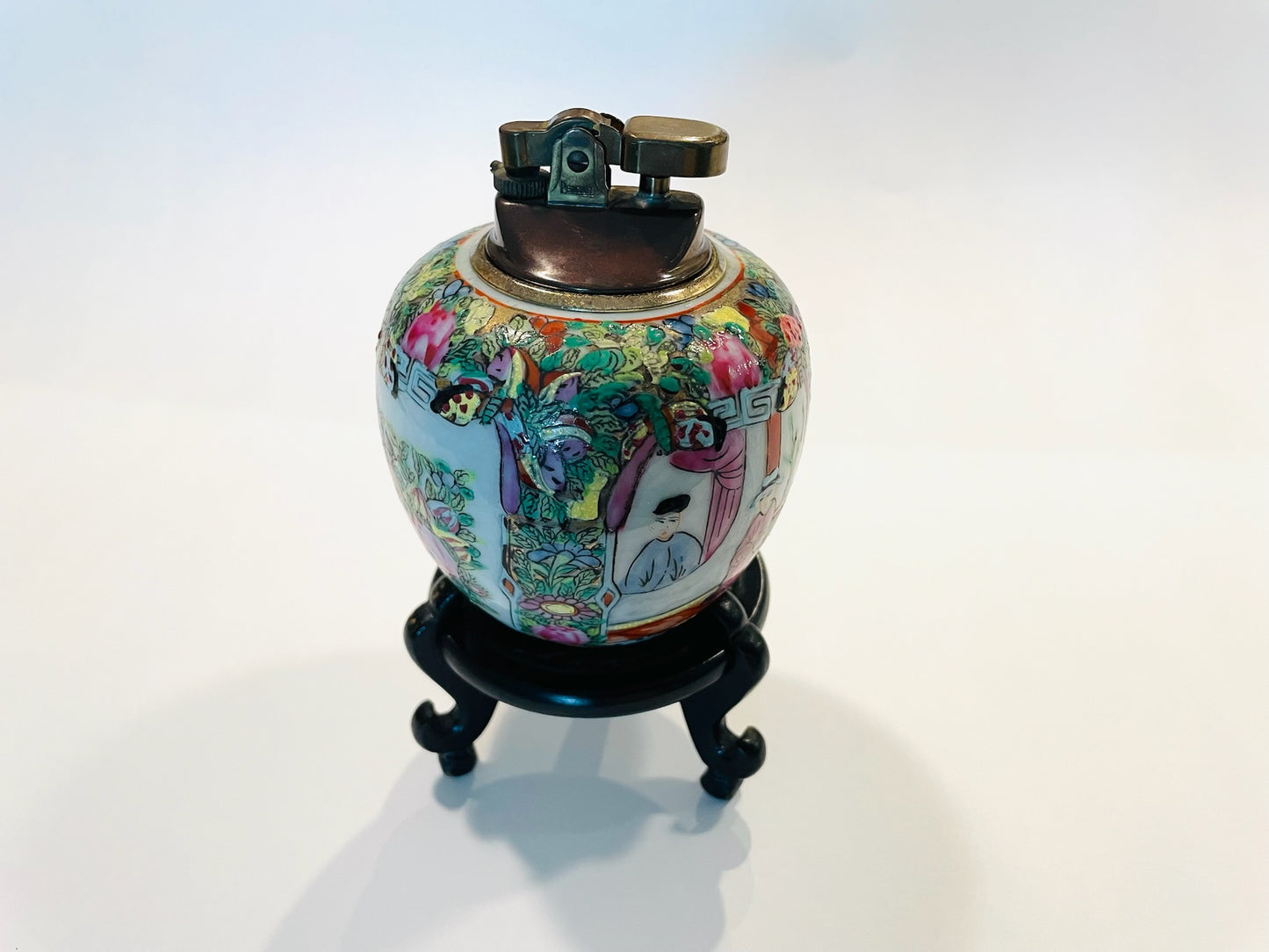 Hh Hand Painted Hong Kong Famille Rose Japan Table Lighter