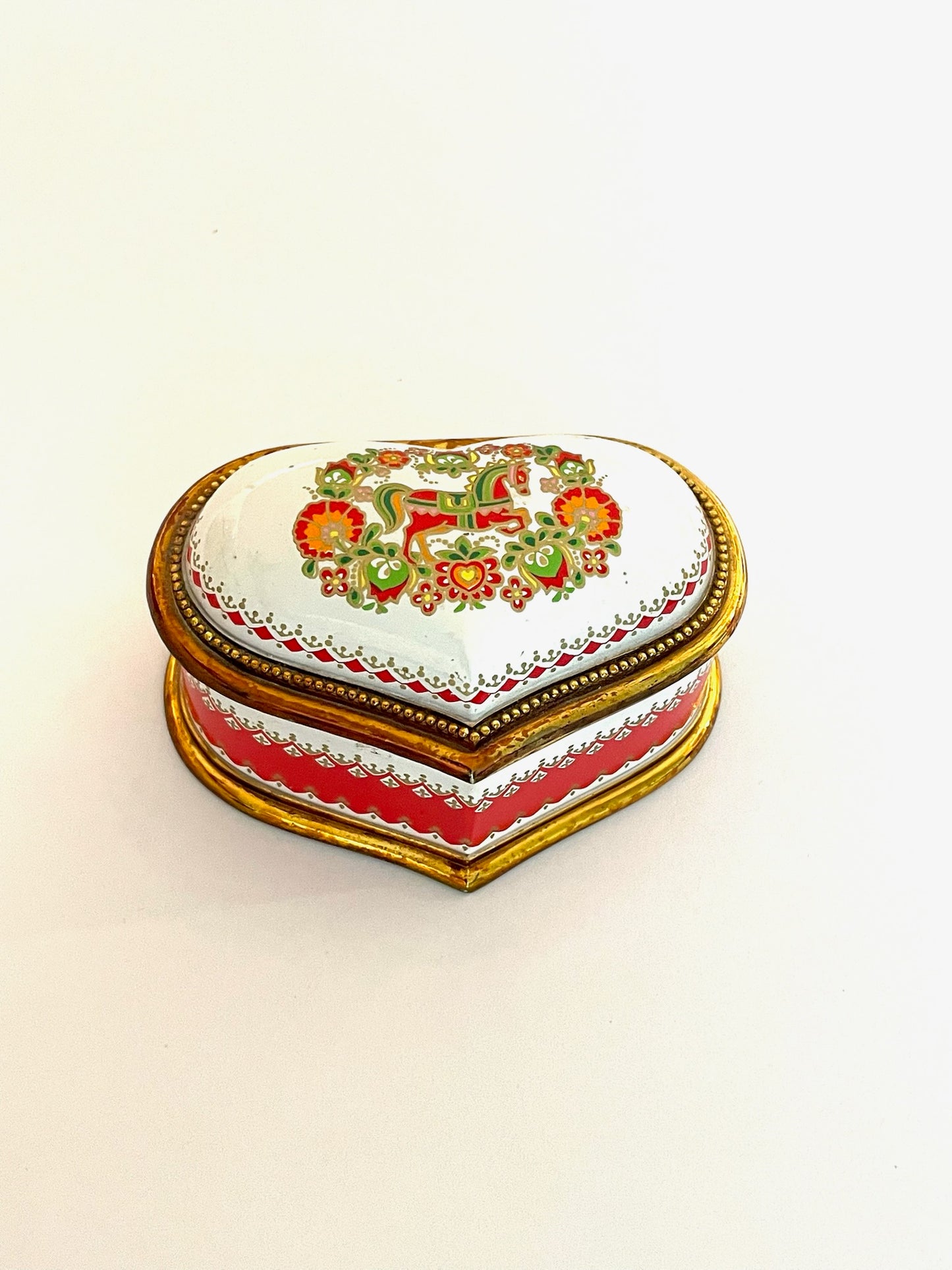 Enamel Heart Sankyo Musical Jewelry Box Horse Medallion