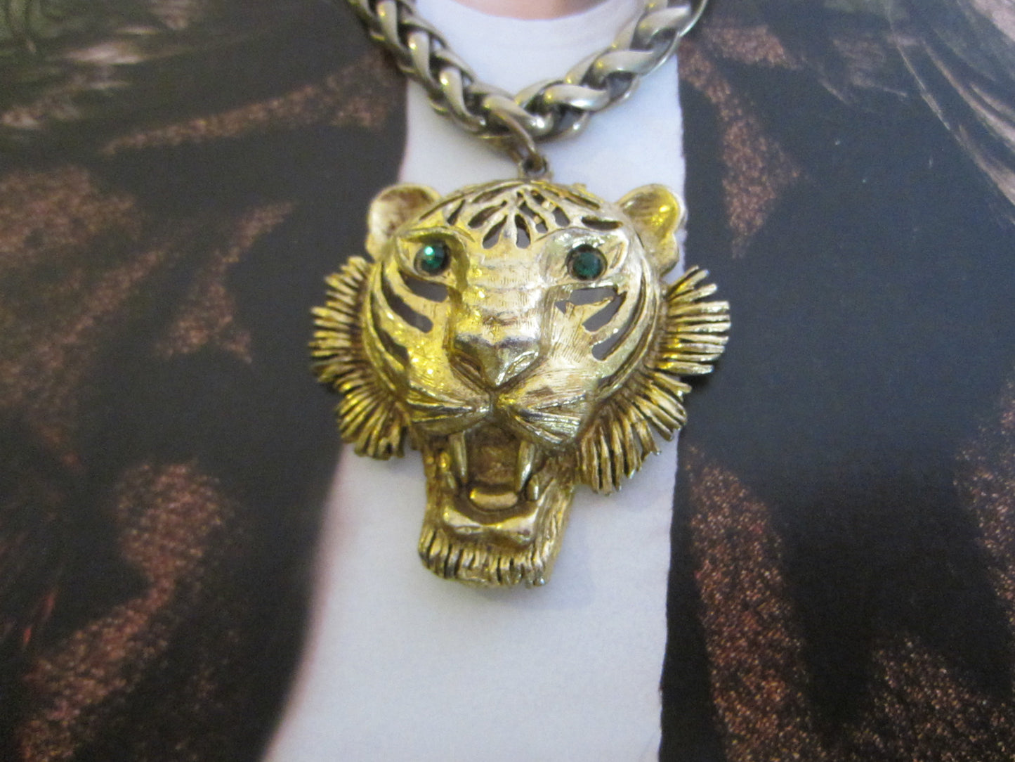 Green Eyes Golden Panther Head Brass Chain Pendant Necklace