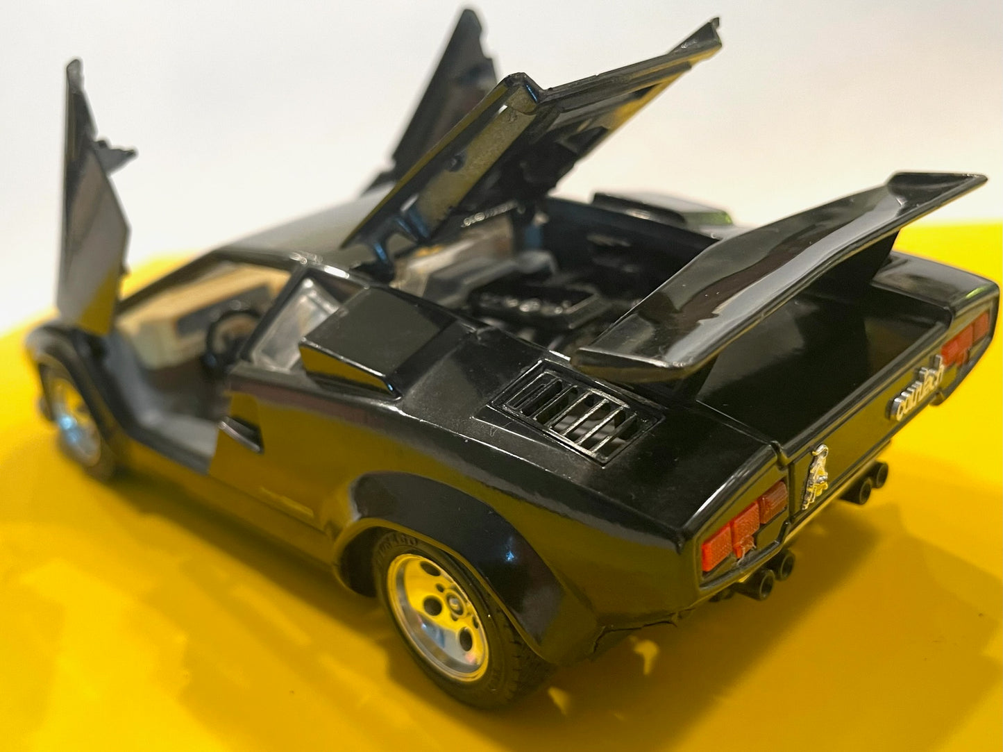 Black Lamborghini Countach Made In Italy By Burago Model Car