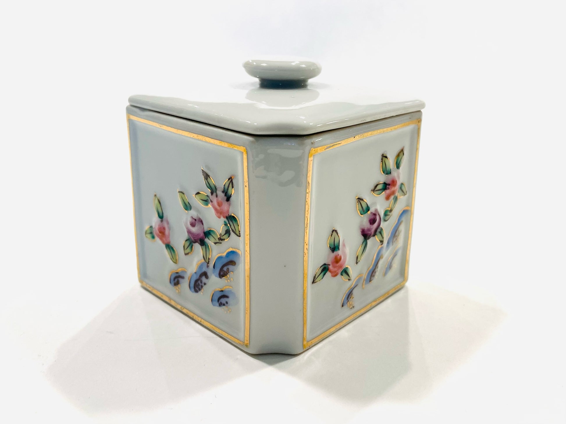 An Iris Import Square Lidded Porcelain Floral Gold Caddy Made in Occupied Japan