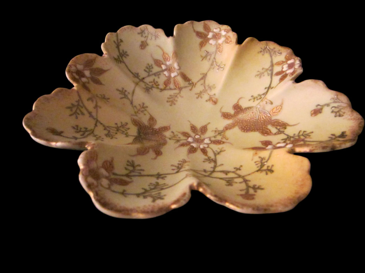 Asian Scallop Gold Silver Leaf Floral Enamel Porcelain  Bowl