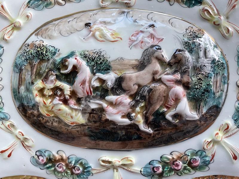 R Capodimonte Italy Porcelain Box Majolica Cherubs Hand Painted Figurative