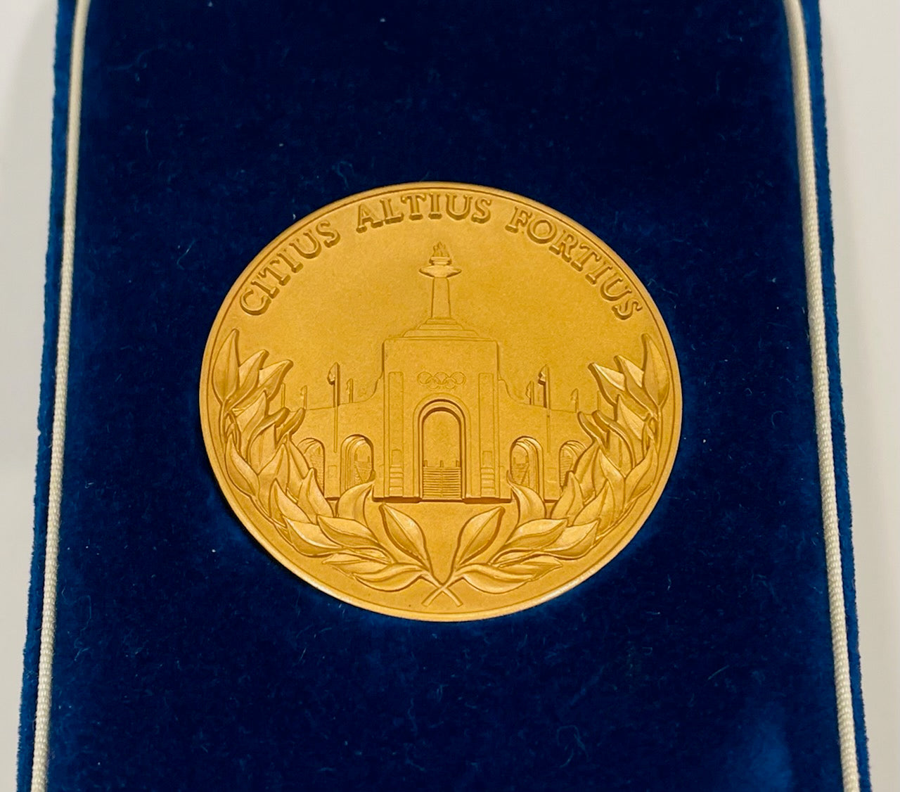 1984 Los Angeles XXIII Olympiad Bronze store Volunteer Medallion in Velvet Case and Box