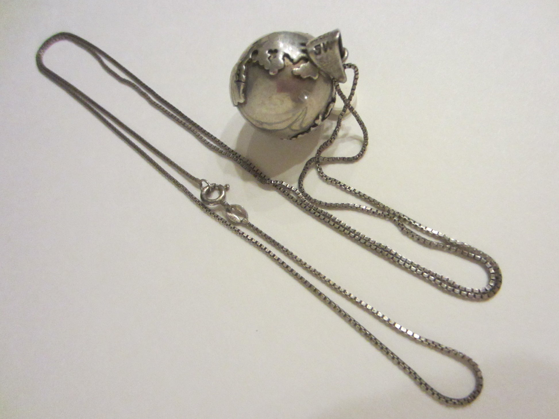 World Globe Sterling Pendant Marked SW 925 Mexico Silver Chain - Designer Unique Finds 