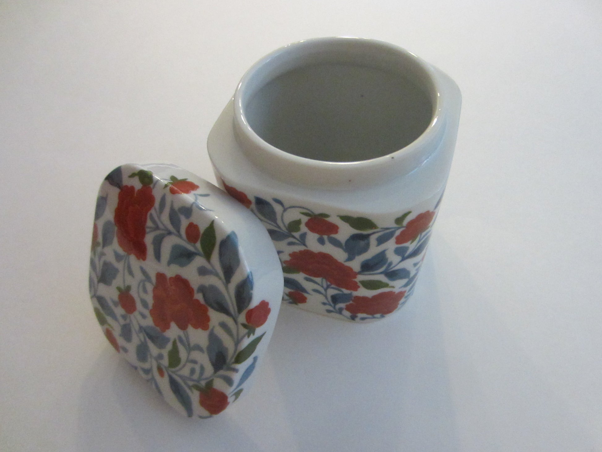 San Francisco Counterpoint Porcelain Tea Caddy Red Clove Flowers - Designer Unique Finds 