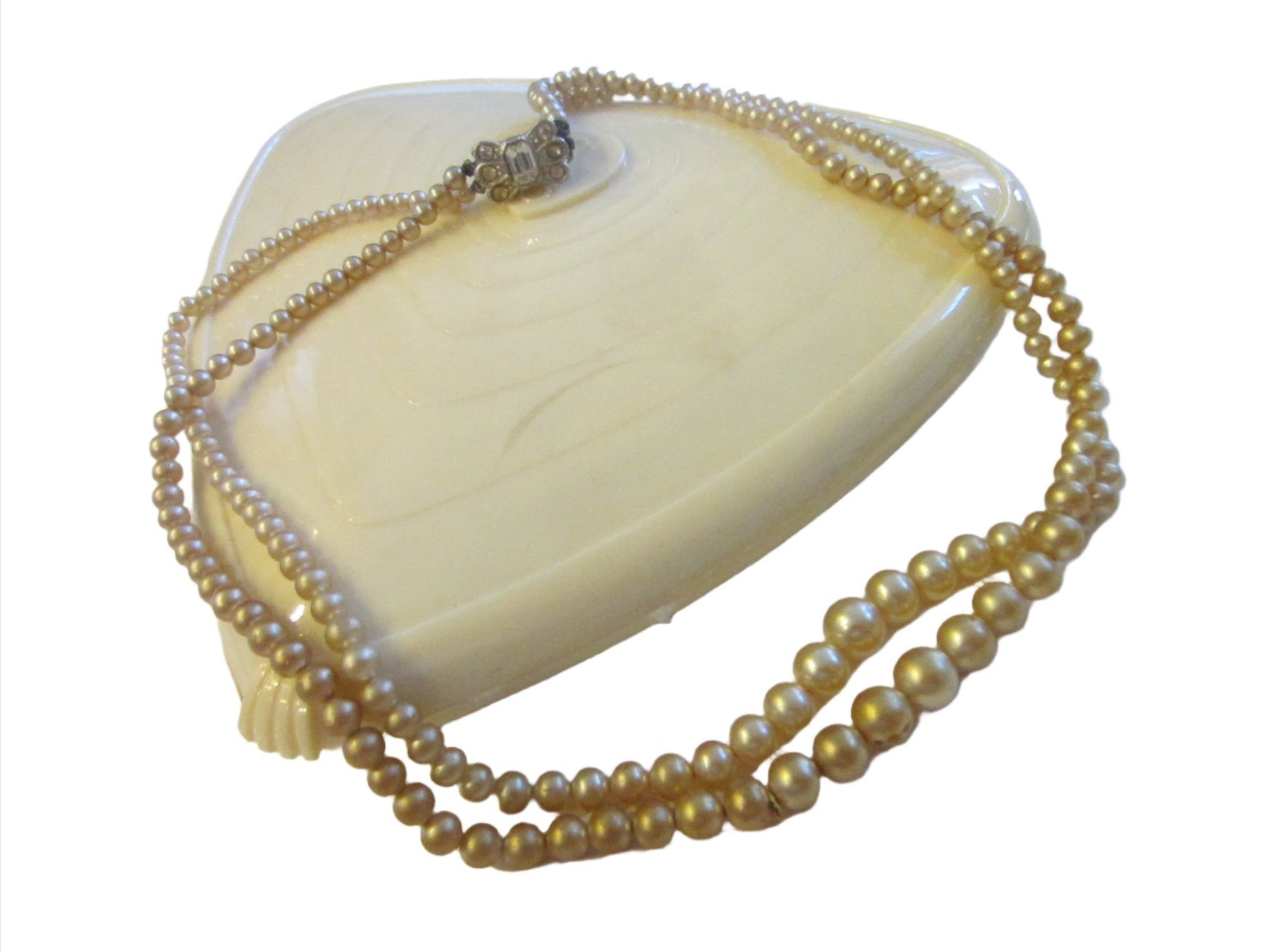 Laguna Pearls Strands Patent Pending Lucite Box Makers Marks - Designer Unique Finds 