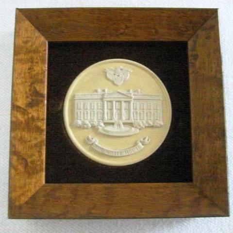 The White House Wedgwood Collector Society England Medallion Cameo Icon - Designer Unique Finds 
 - 1