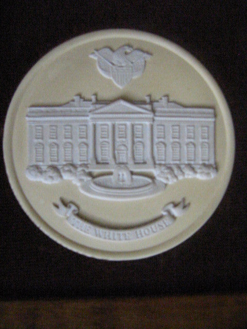 The White House Wedgwood Collector Society England Medallion Cameo Icon - Designer Unique Finds 
 - 5