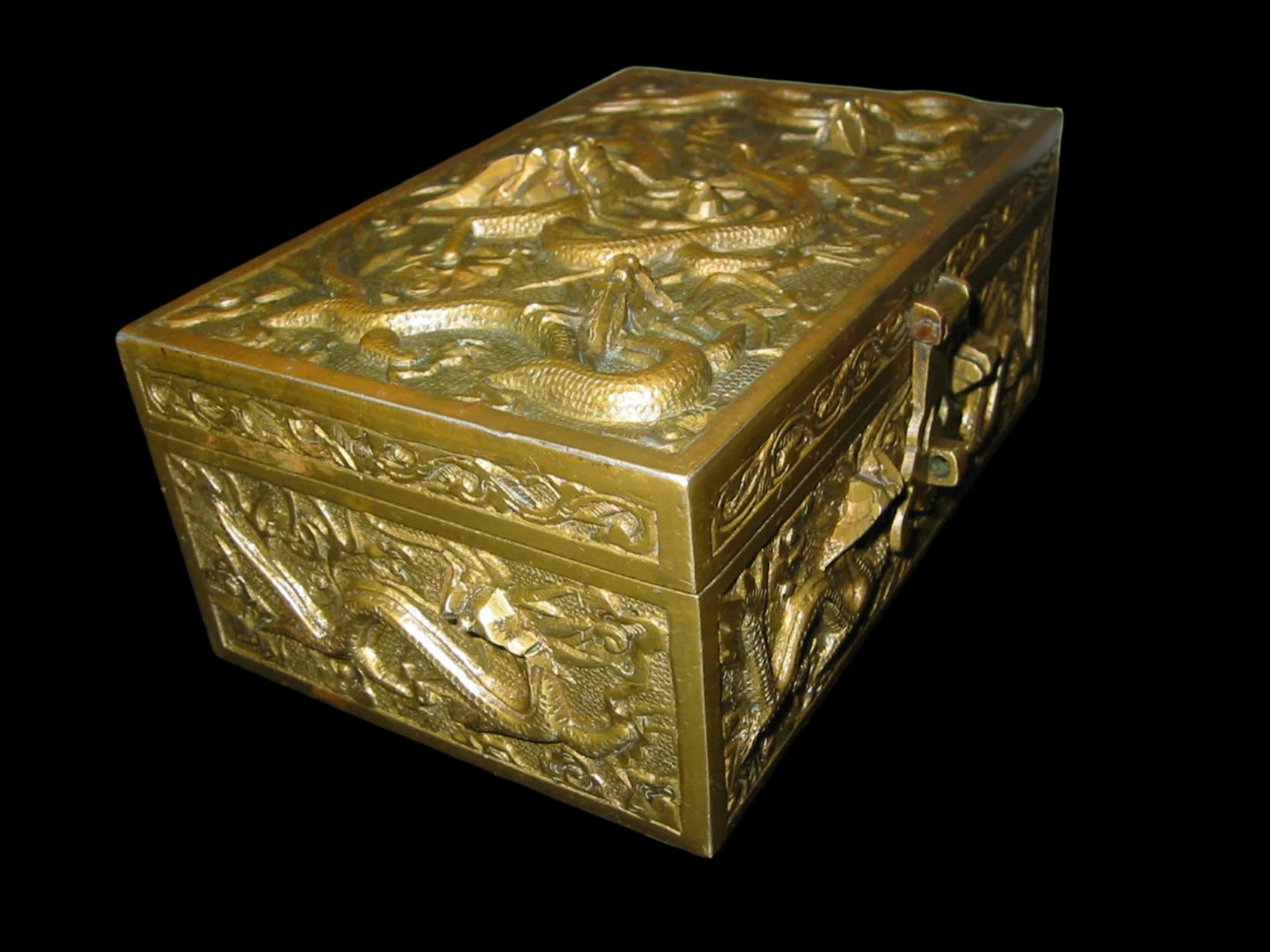 Chinese Brass Humidor Box Early 20th Century Period Flying Dragons Sandalwood Lined - Designer Unique Finds 
 - 1