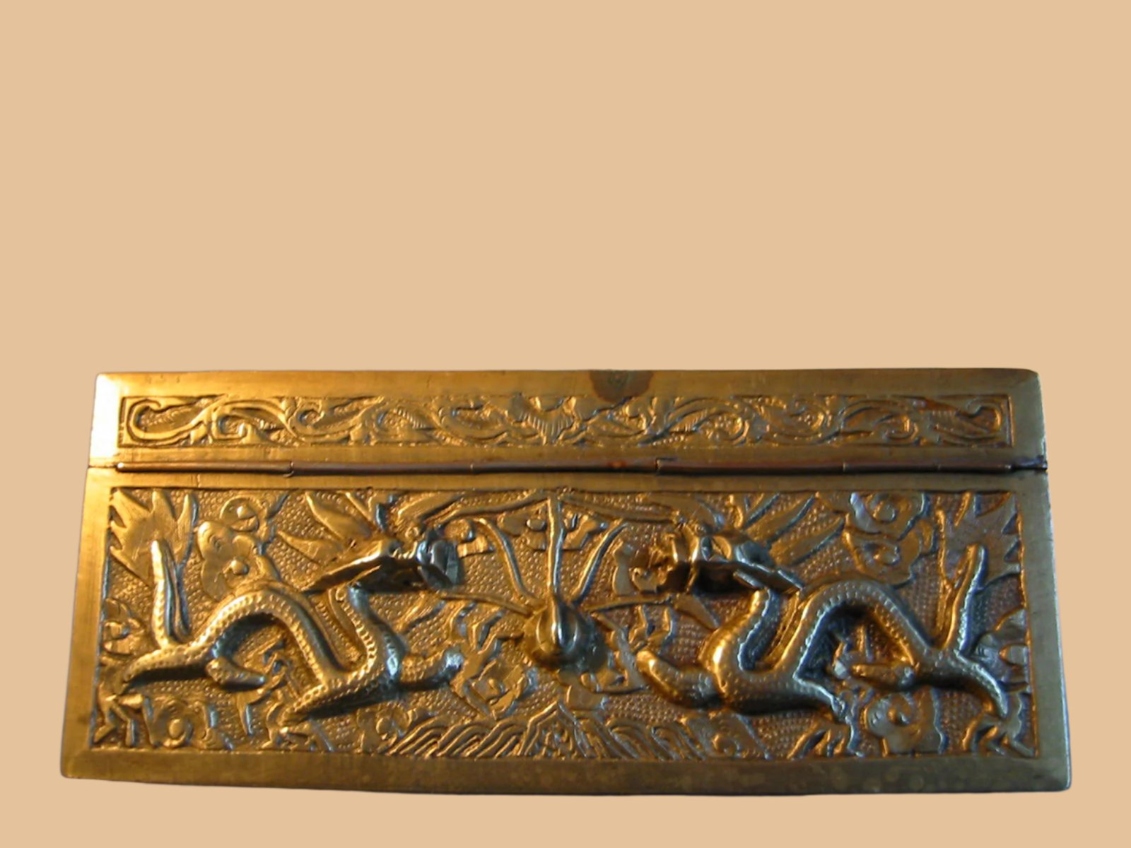 Chinese Brass Humidor Box Early 20th Century Period Flying Dragons Sandalwood Lined - Designer Unique Finds 
 - 4