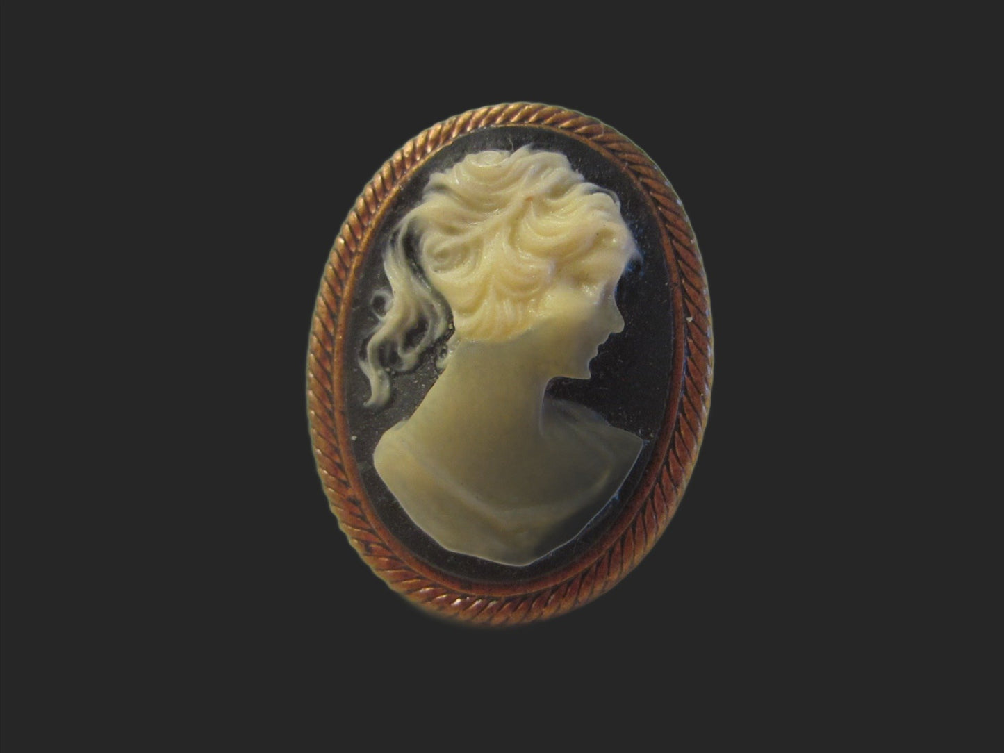 Victorian Cameo Brooch White Onyx On Copper A Fashion Statement