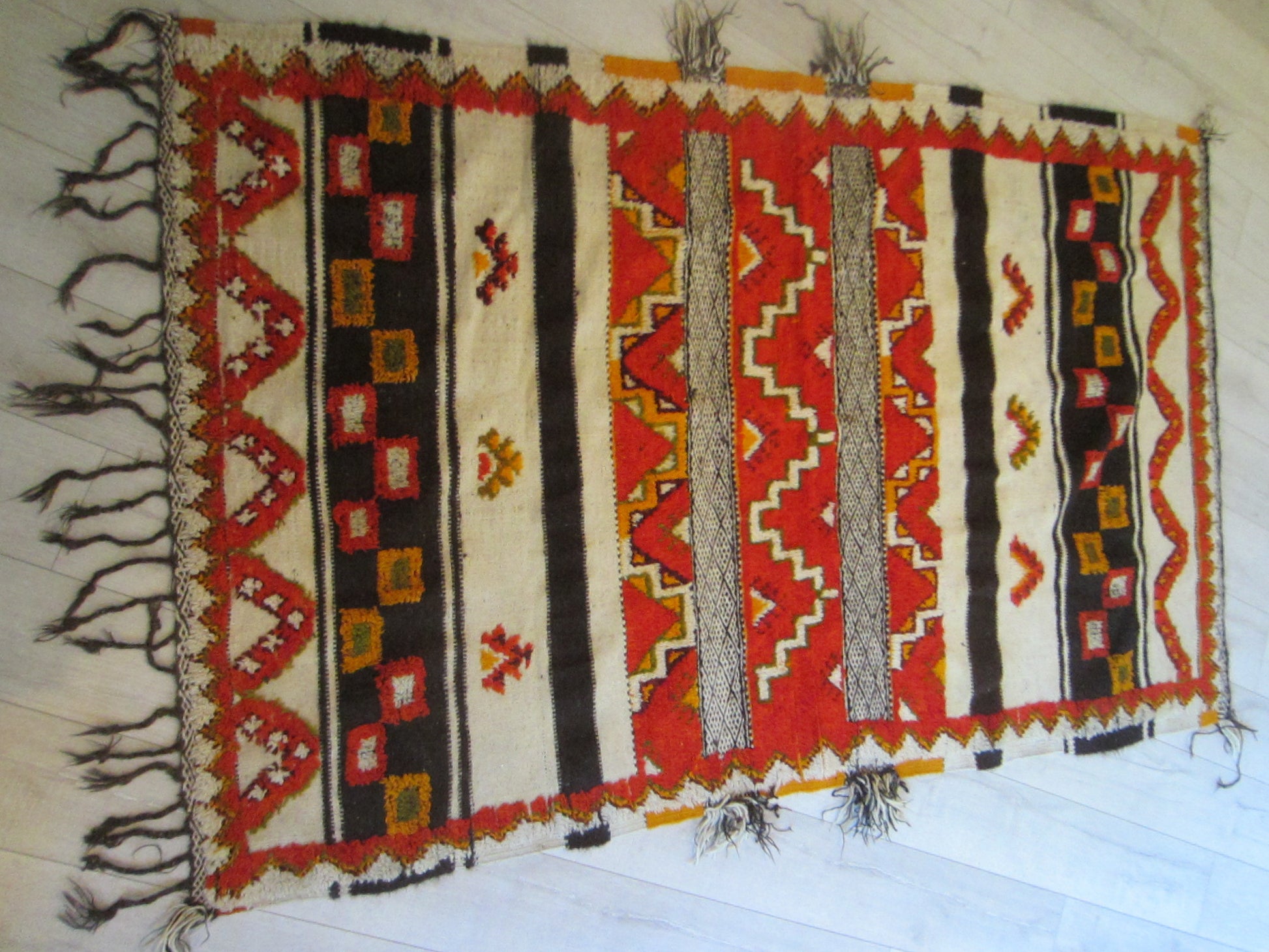 Tribal Art Rug Geometric Chevron Pattern Bold Colors - Designer Unique Finds 