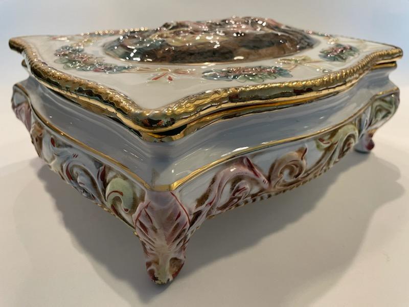 Italian 2024 China Porcelain Large Dresser Box Covered Jewelry Holder Hand Painted