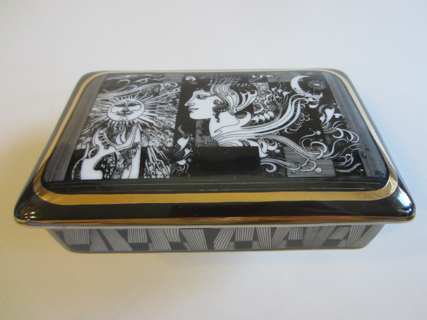 Andre Szasz Hollohaza Hungary Graphic Signed Porcelain Box - Designer Unique Finds 