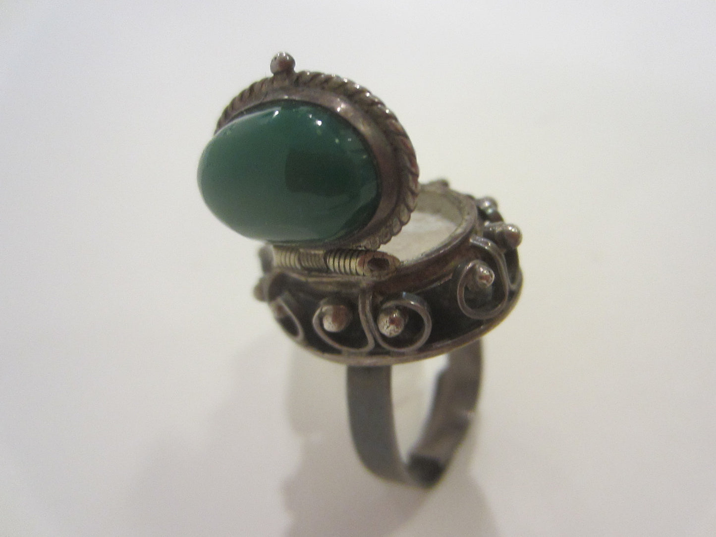 JE Sterling Cocktail Ring Green Chrysoprase Cabochon