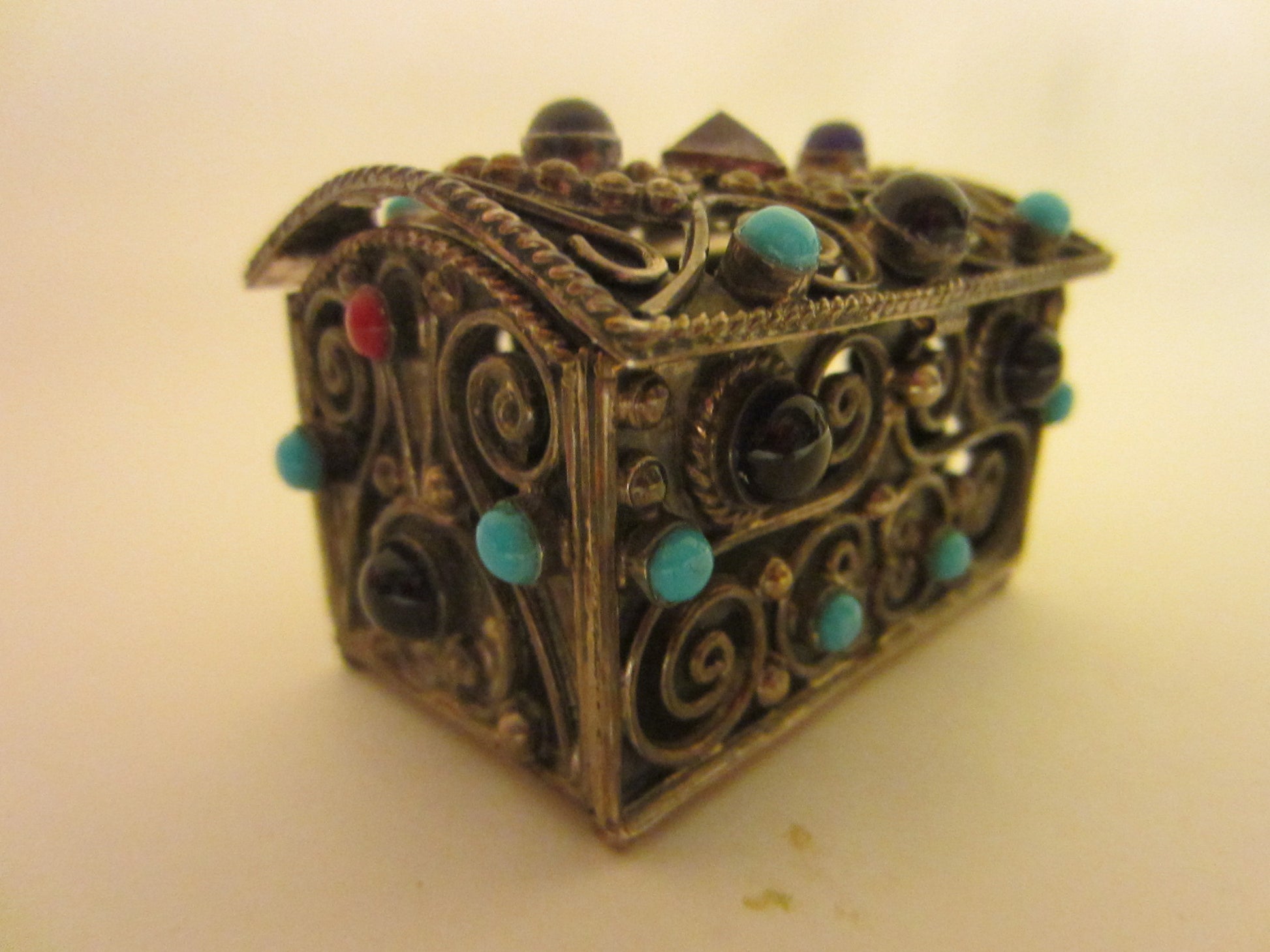 Sterling Miniature Chest Raised Highlighted Scrolled Turquoise Stones - Designer Unique Finds 
 - 5