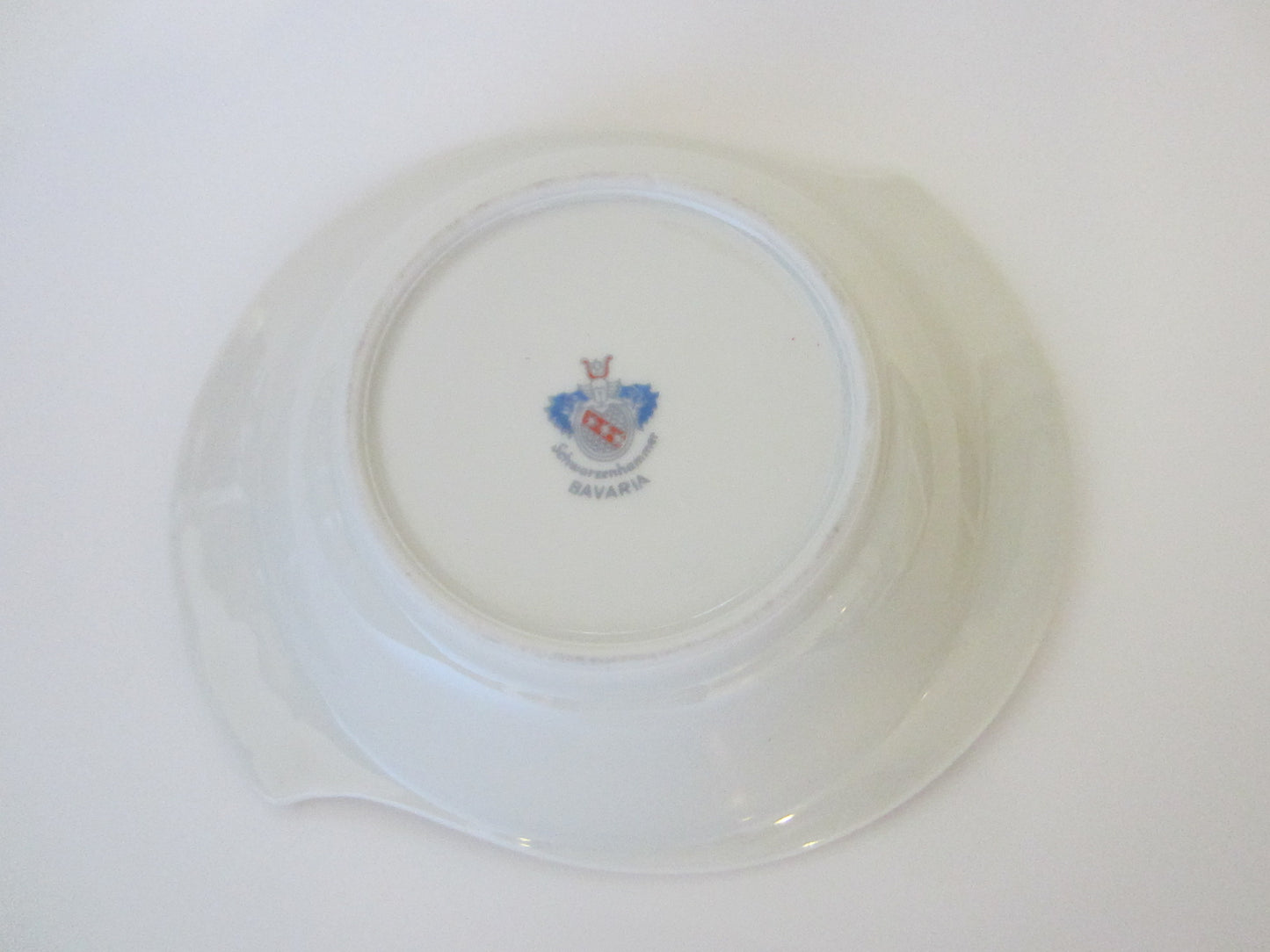 Schwarzenhammer Bavaria Sechamtertropfen Porcelain Ashtray Red And White - Designer Unique Finds 