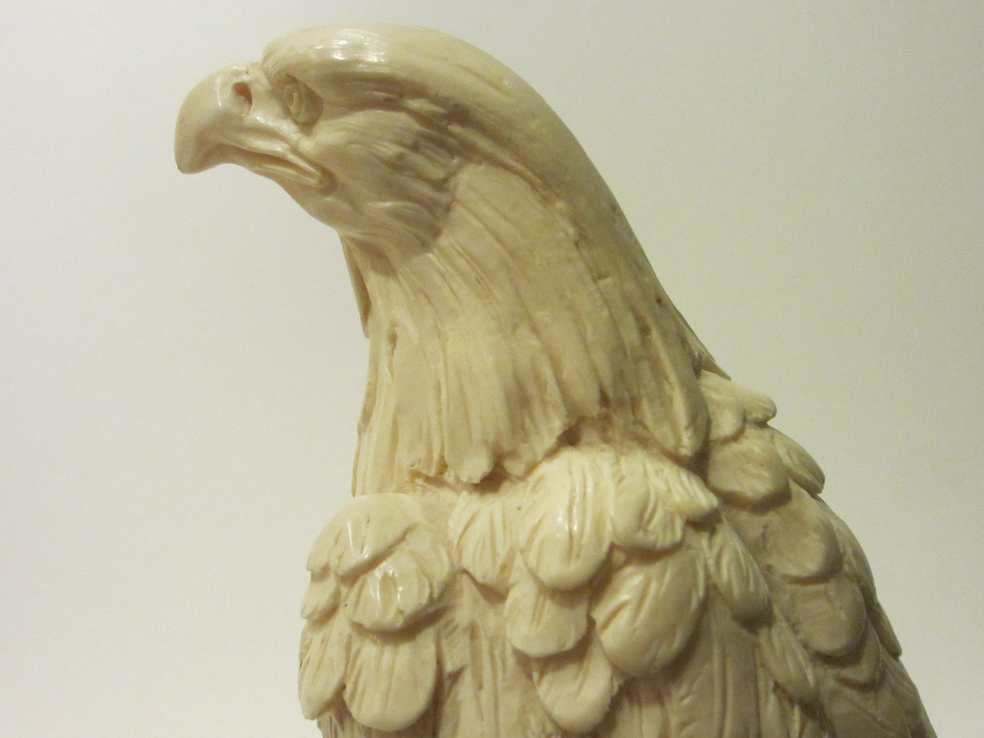 A Santini Italy White Eagle Signed Sculpture Stone Stand - Designer Unique Finds 