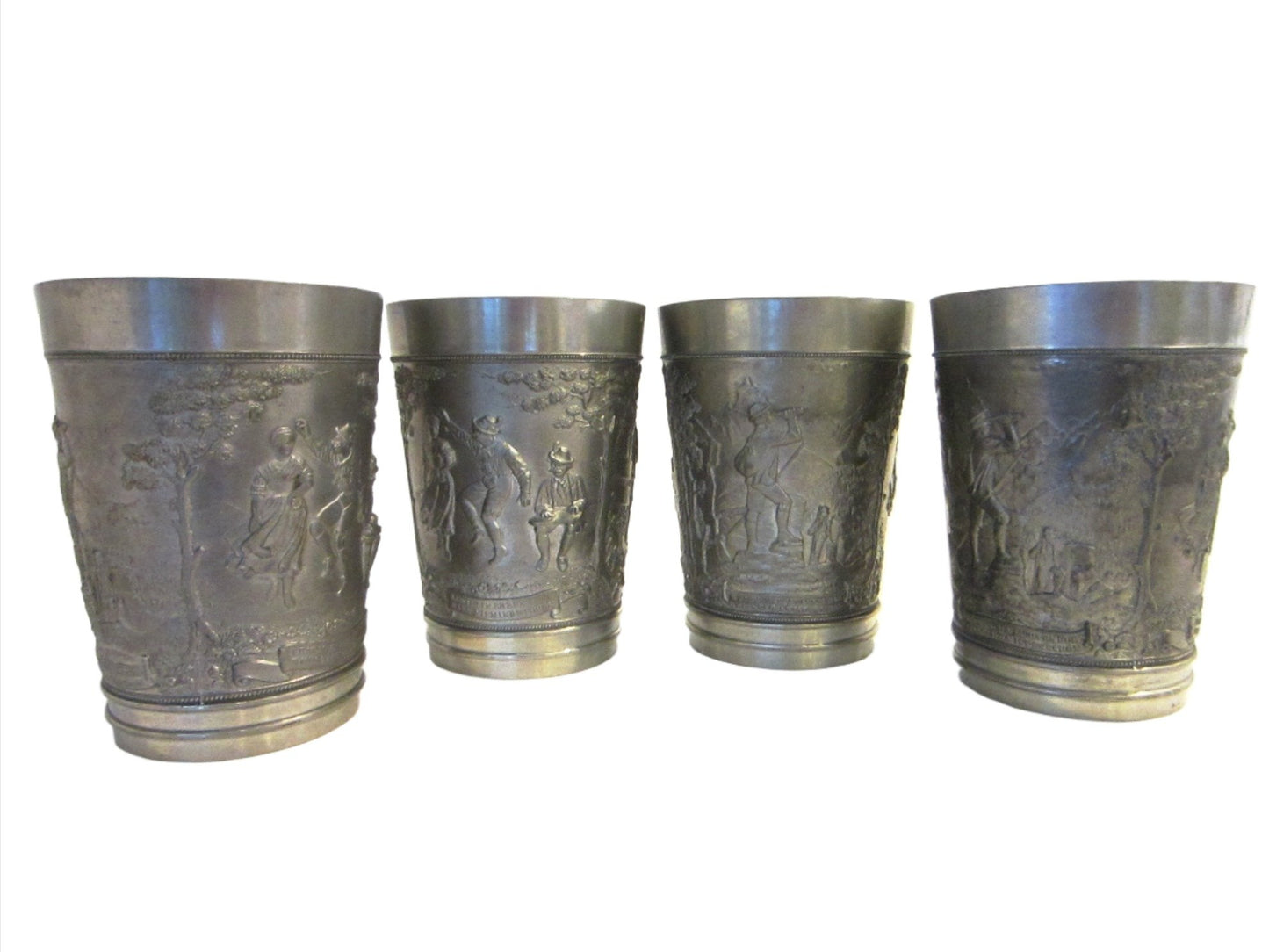 Pewter Tumblers Set Foundry Marks Figurative Ein Zinn  AUF Den Freien 