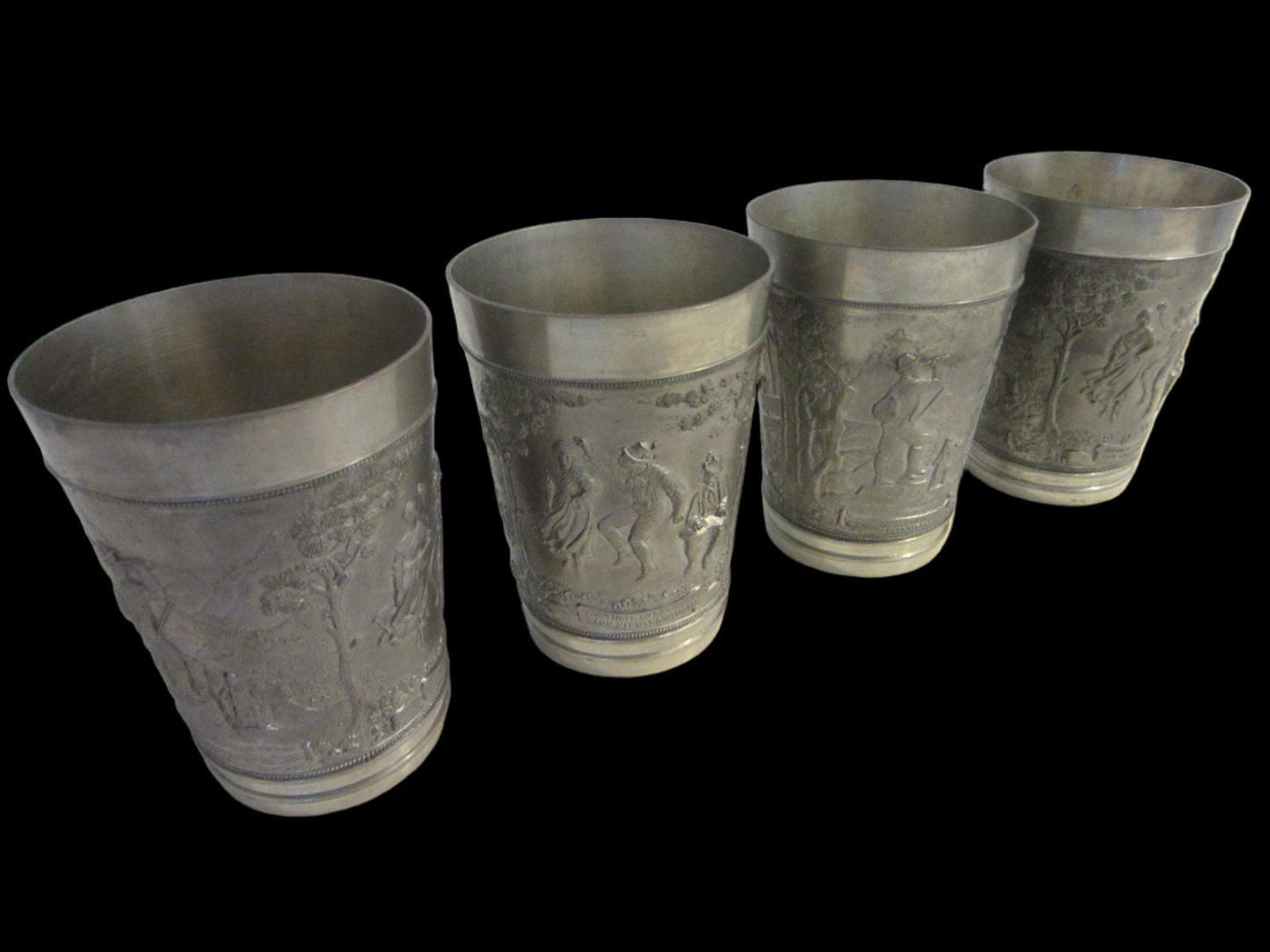 Pewter Tumblers Set Descriptive Figurative Foundry Marks Ein Zinn AUF DEN FREIEN