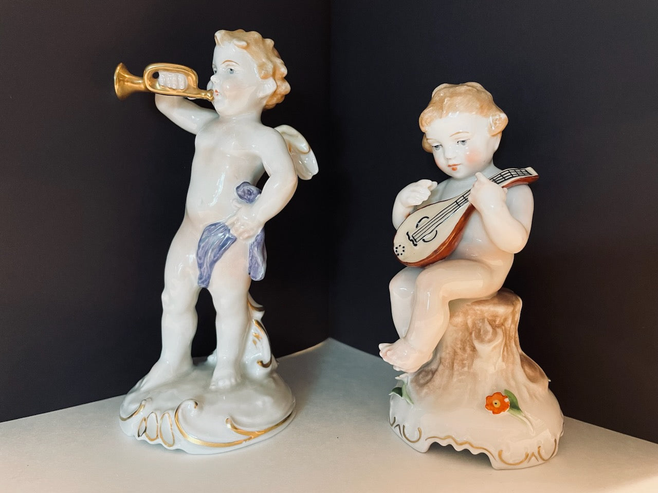 Two Heraldic Musical Angels Germany Von Schierholz Handmaleiei