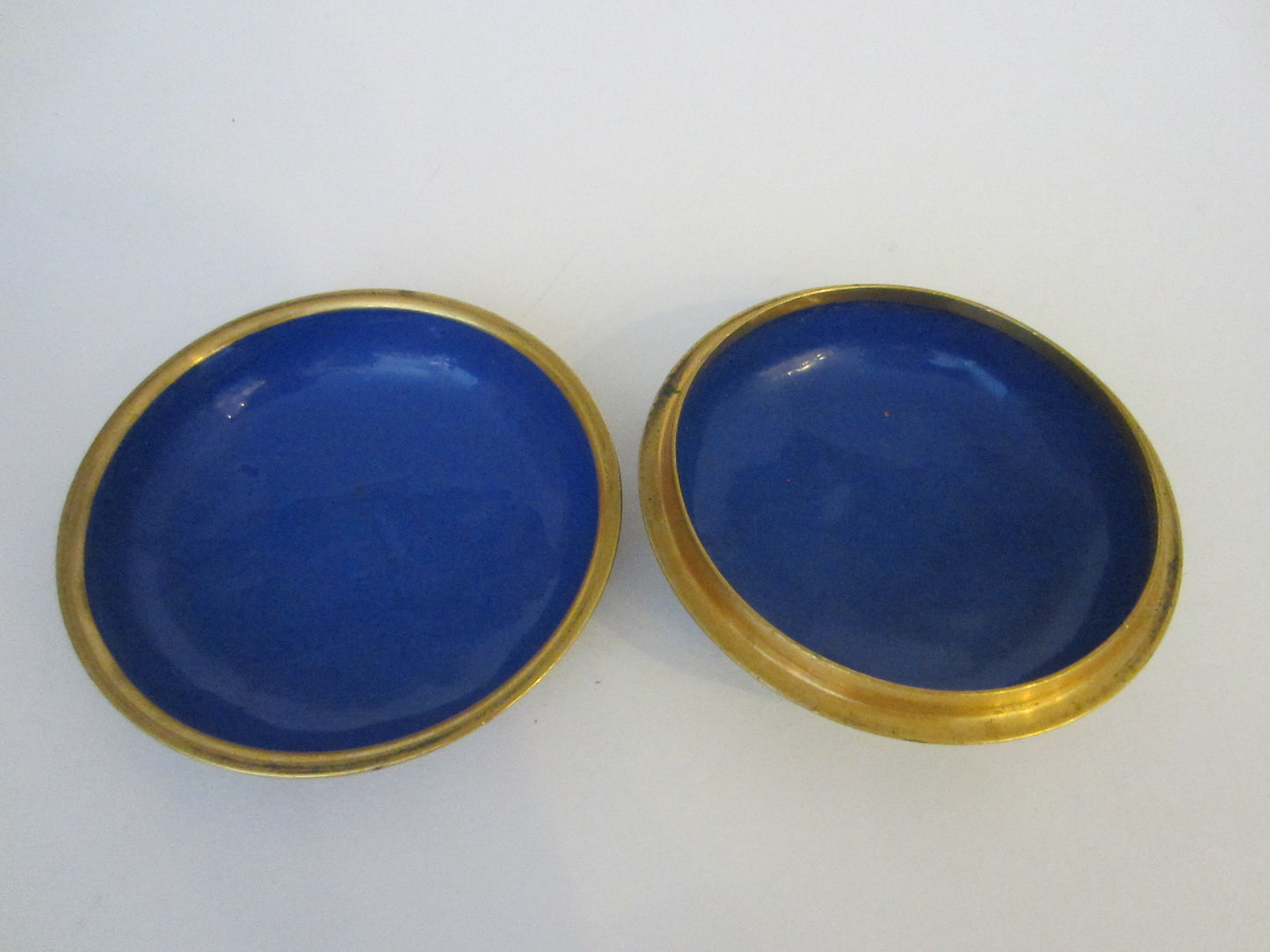 A Mini Cloisonne Lotus Bronze Powder Box