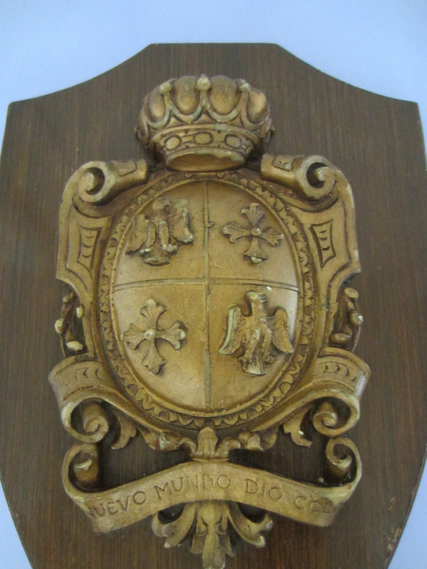 Medieval Wall Plaque Crown Shield Coat Of Arm Nuevo Mundo Dio Colon - Designer Unique Finds 