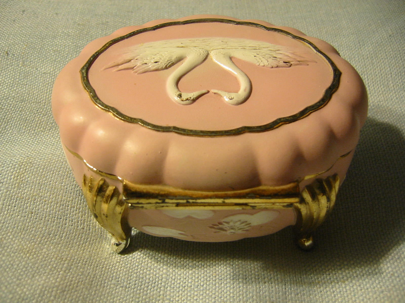 Japan Sankyo Musical Jewelry Box White Swans Gilt Decorated - Designer Unique Finds 