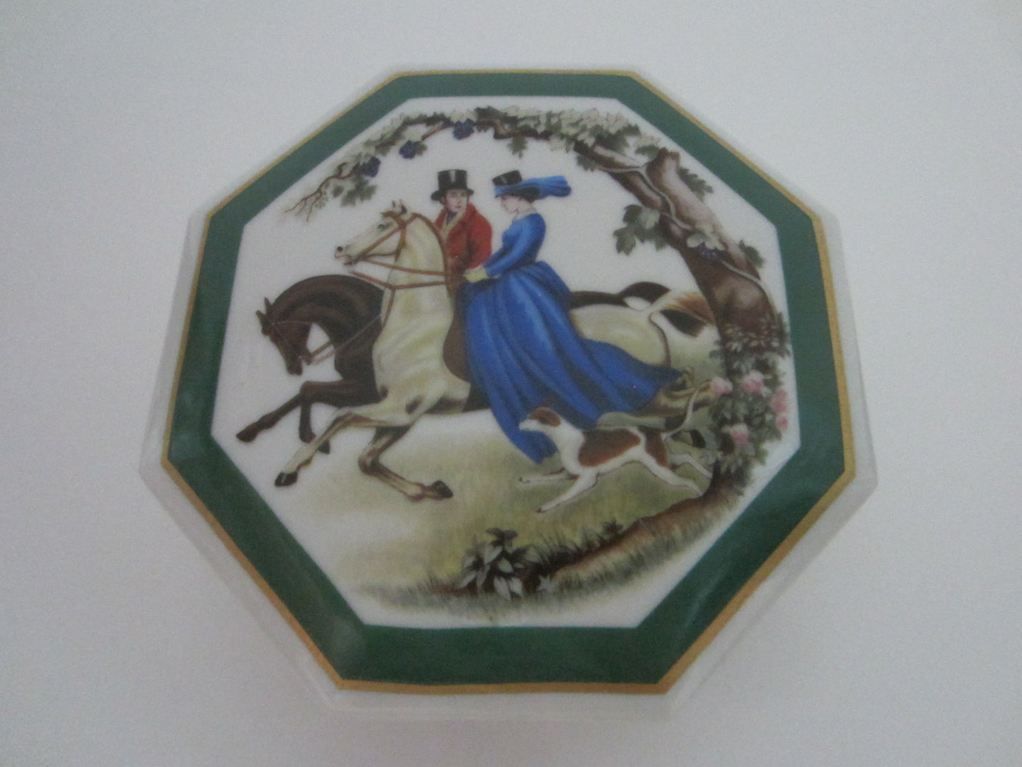 Southern Heirlooms Made In Japan Exclusive Elizabeth Arden Porcelain Box