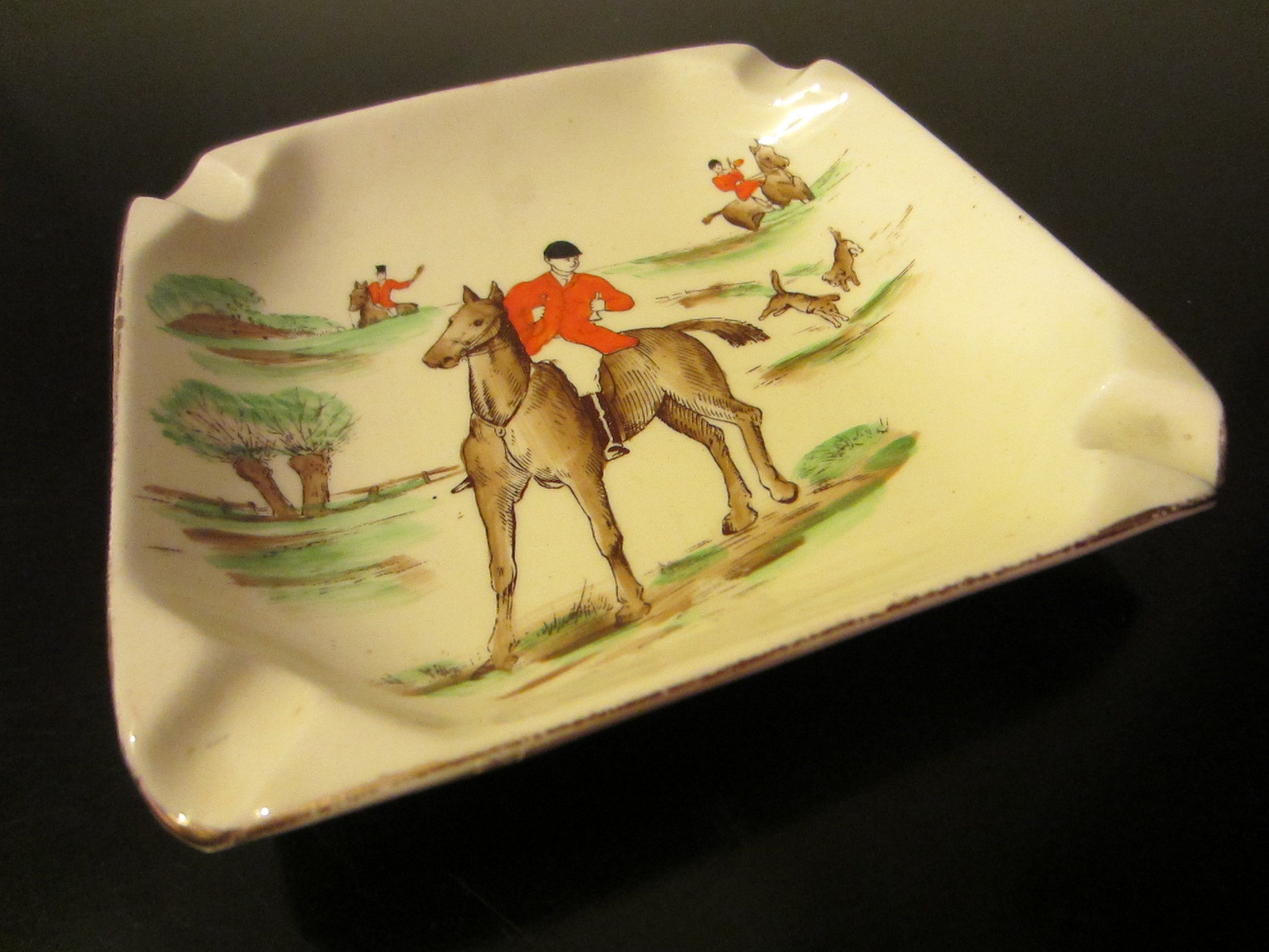 Empire Ware Stoke On Trent England Hunting Scene Signed Ashtray - Designer Unique Finds 
 - 3