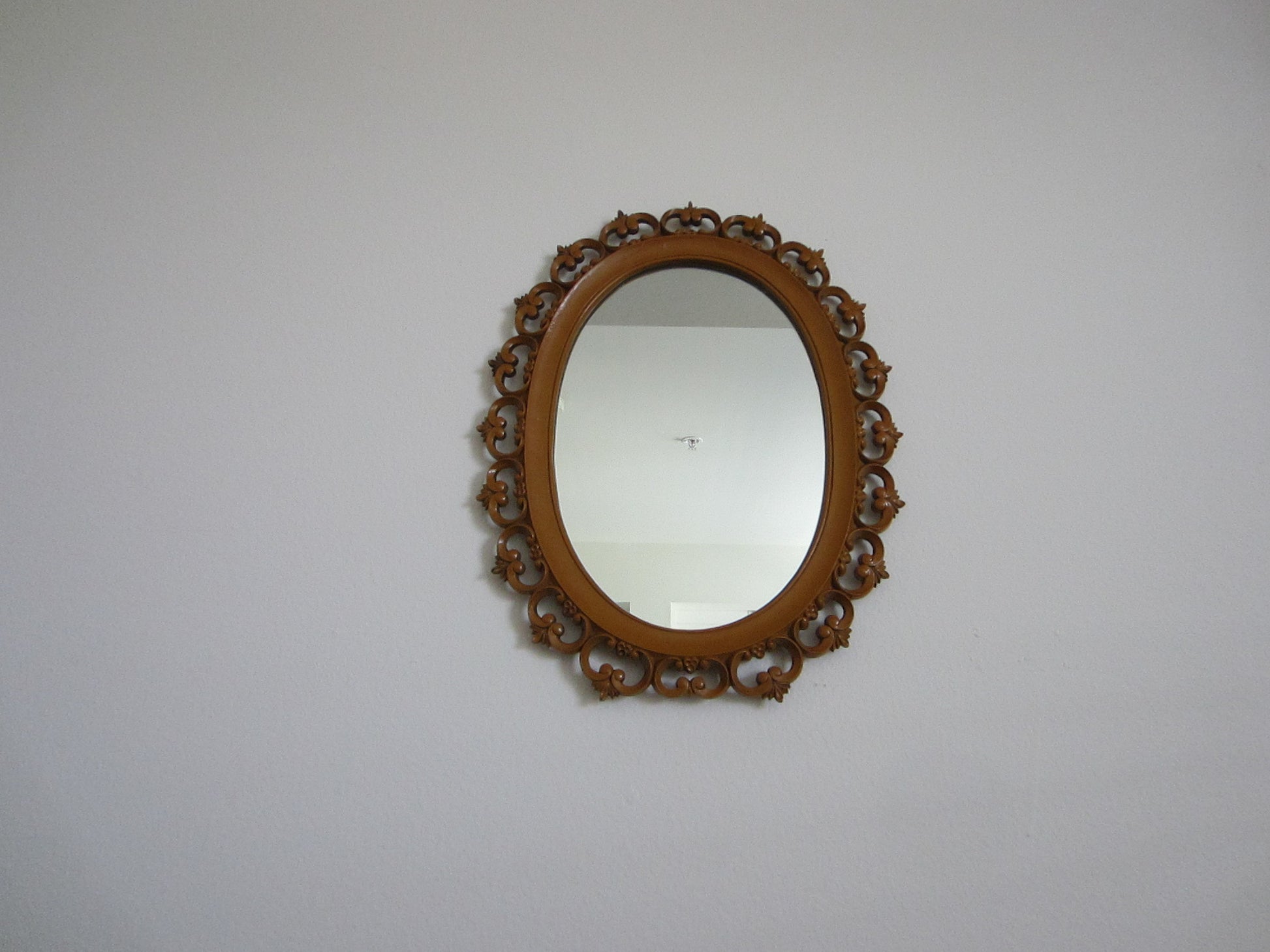 Syroco Wood Mid Century Oval Mirror Open Work Scrolled Decoration - Designer Unique Finds 
 - 2