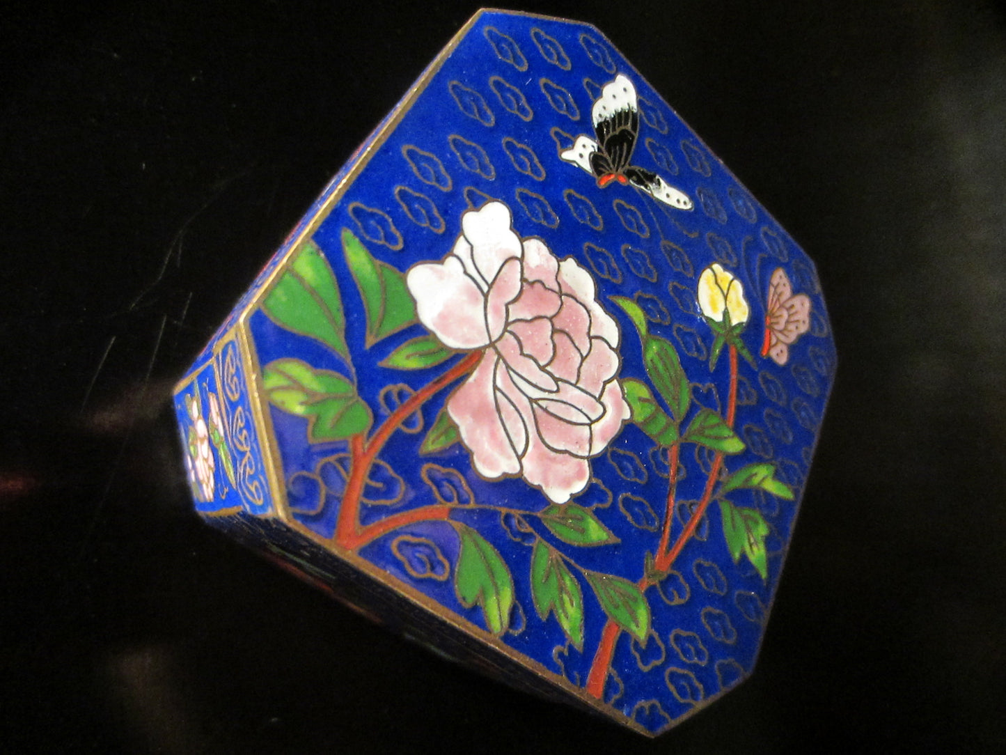 A Hexagon Miniature Floral Enameled Cloisonne Box