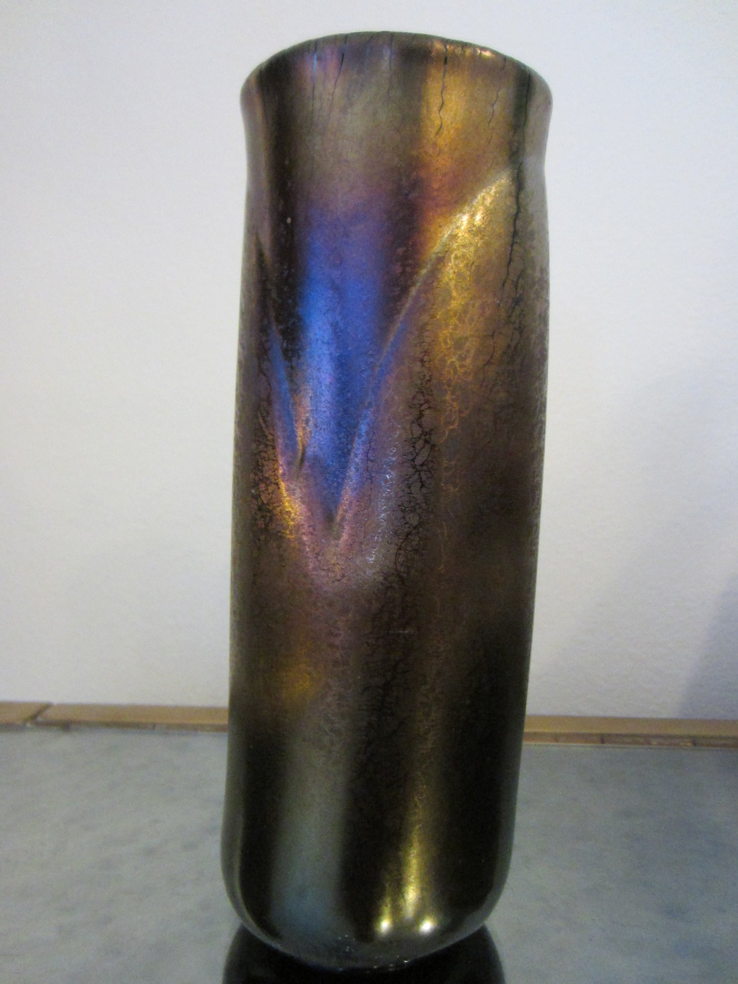 Steven Zachofsky Mid Century Iridescent Signed Glass Vase - Designer Unique Finds 