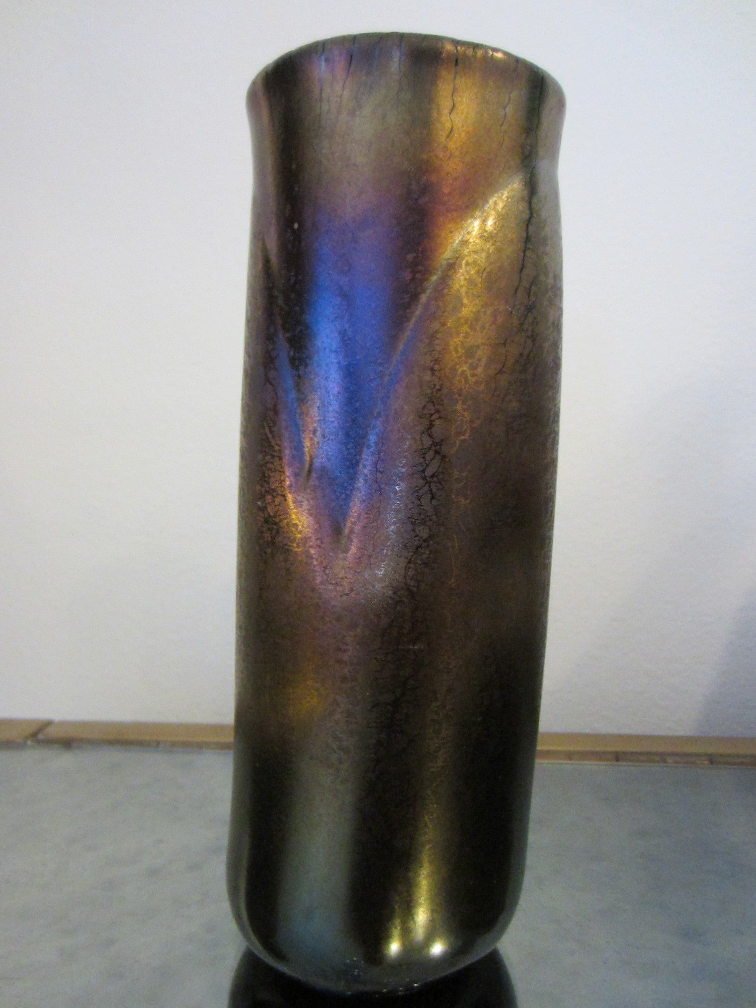 Steven Zachofsky Mid Century Iridescent Signed Glass Vase - Designer Unique Finds 