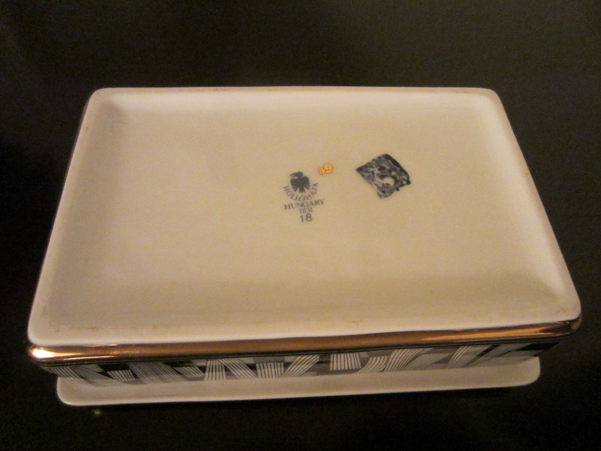 Andre Szasz Hollohaza Hungary Graphic Signed Porcelain Box - Designer Unique Finds 