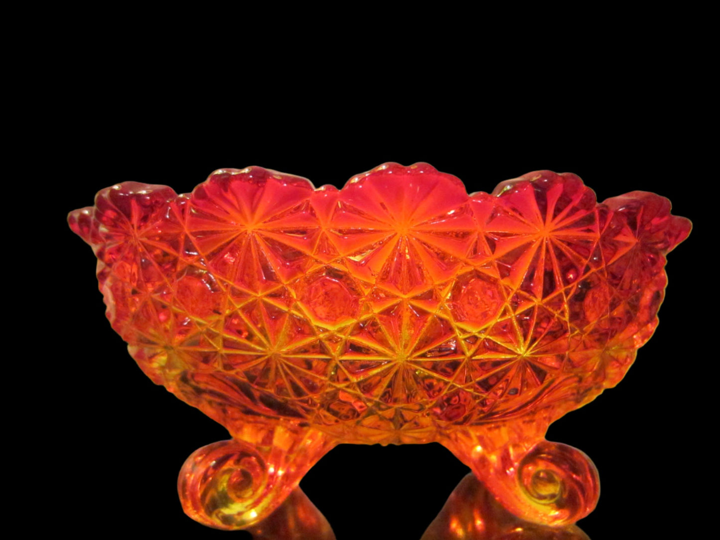 LE Smith Daisy Pedestal Amberina Orange Glass Bowl