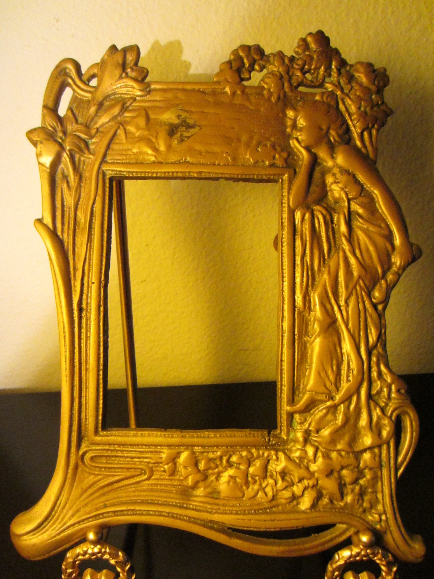 Neoclassical Style Brass Figurative Portrait Photo Frame - Designer Unique Finds 
 - 3