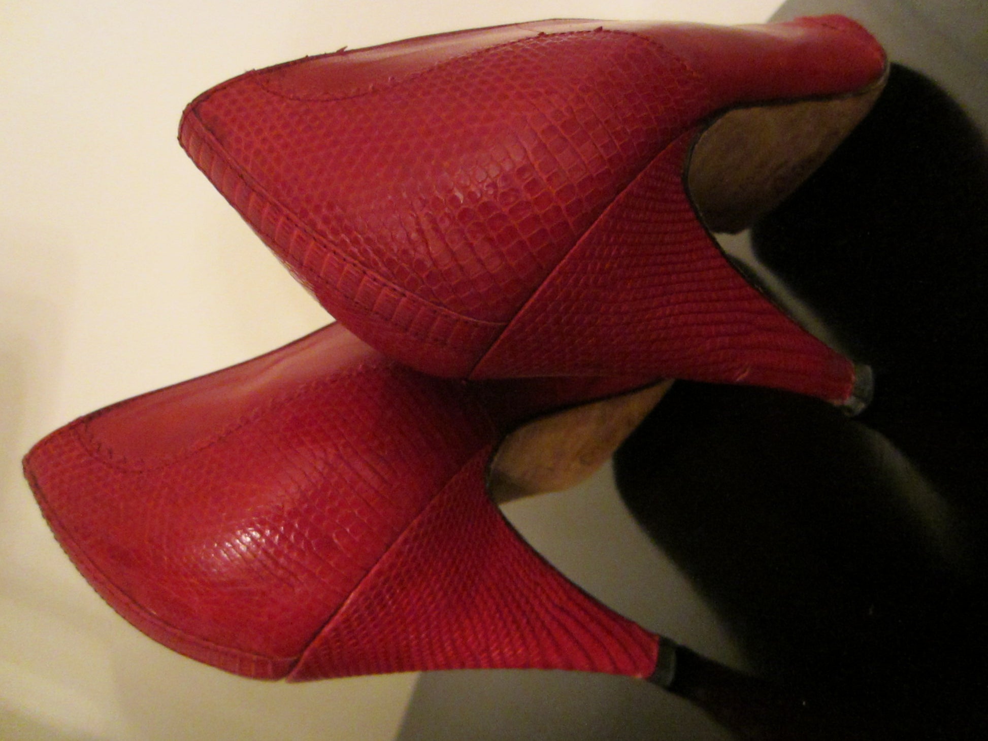 Gucci Vintage Red Leather Shoes Crocodile Accent Made in Italy - Designer Unique Finds 