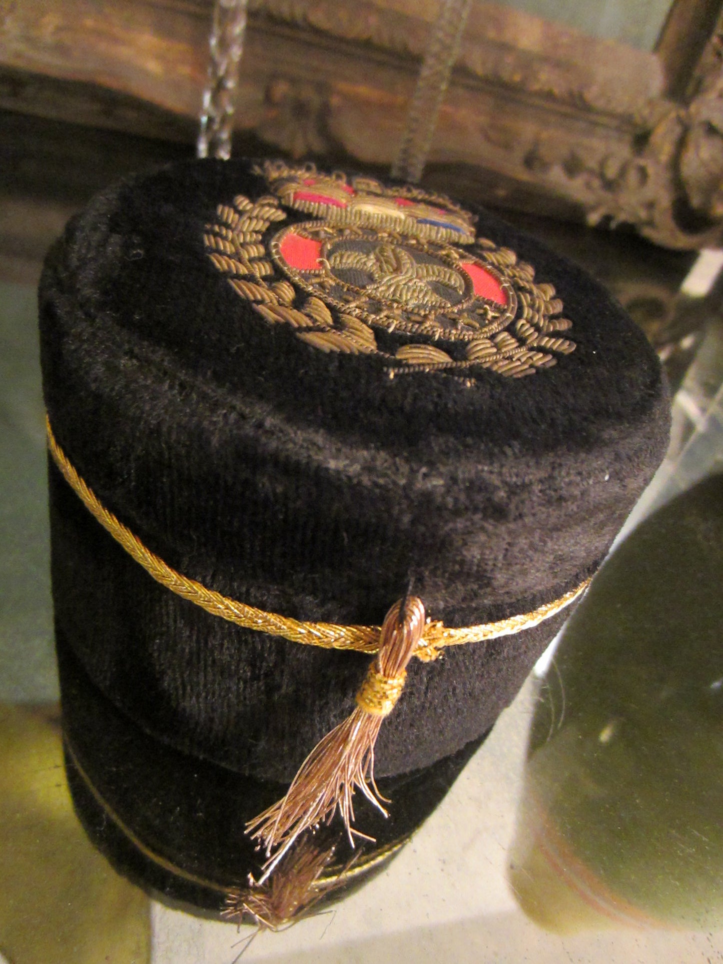 Black Velvet Jewelry Box Embroidered Gold Wires Coat of Arm Tassel - Designer Unique Finds 
 - 3